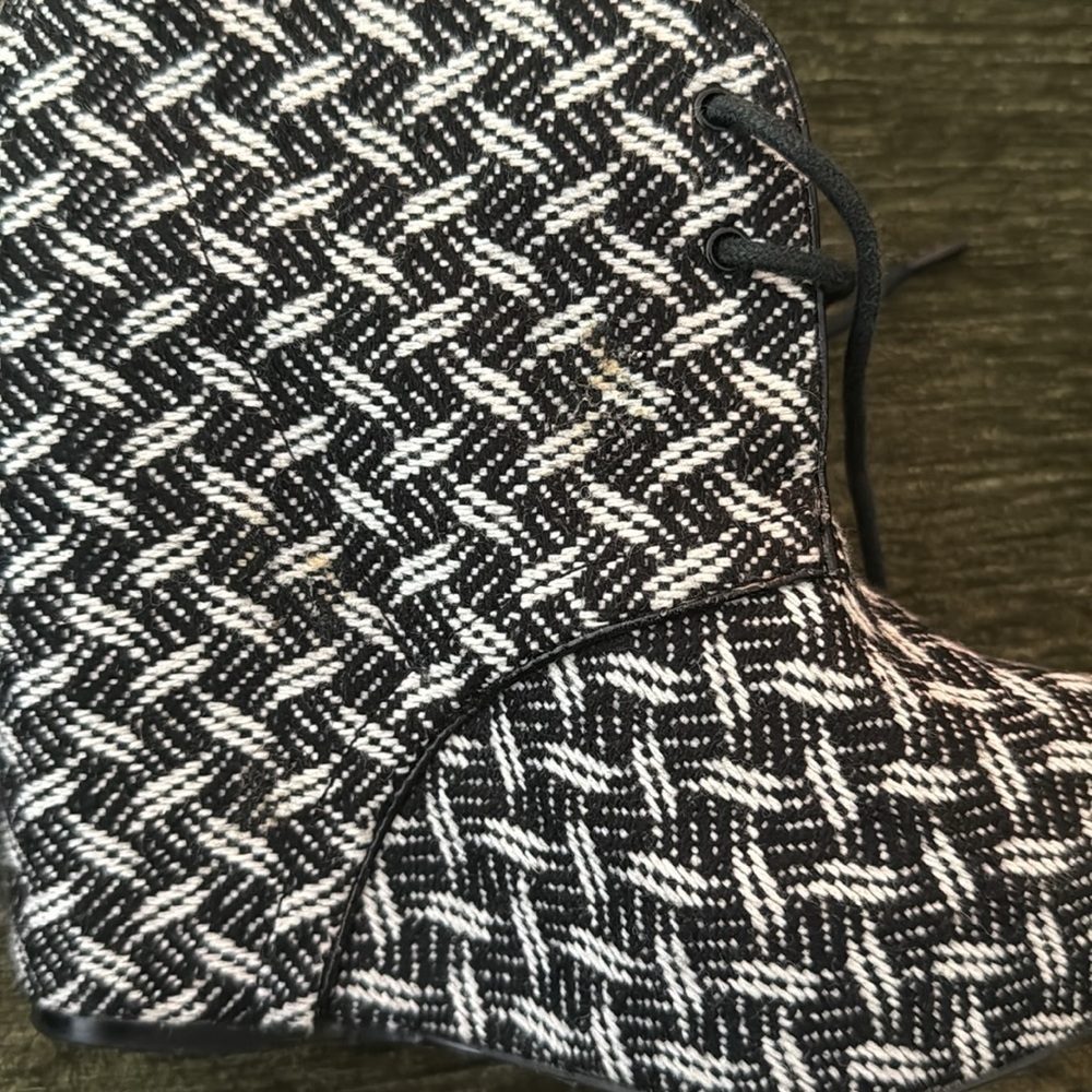 Steve Madden Annie Platform Bootie - Black/Multi size 6 (BL) - Picture 6 of 7